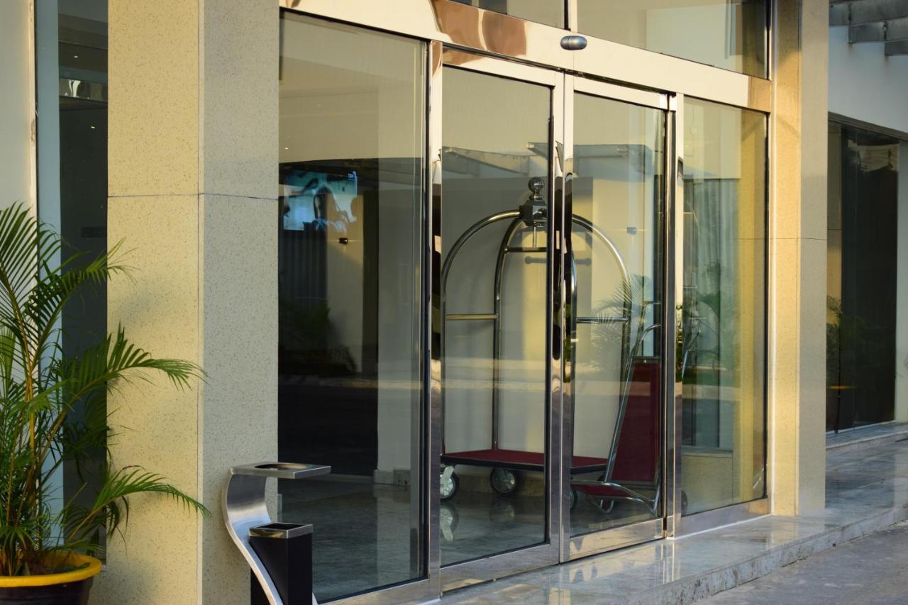 Monty Suites & Golf Uyo Kültér fotó