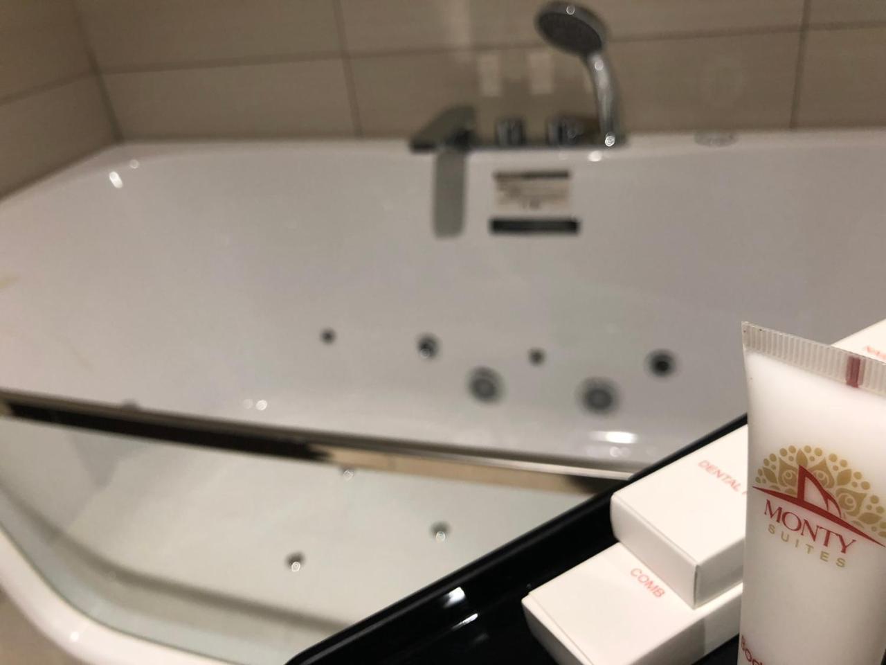 Monty Suites & Golf Uyo Kültér fotó